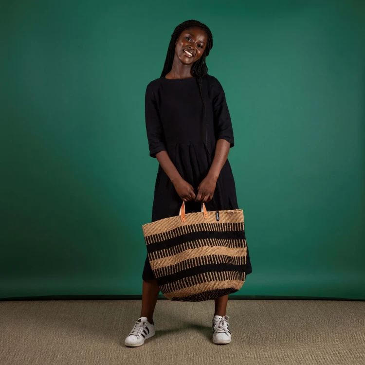 mifuko-wool-and-paper-market-basket-Pamba black rib weave L model in studio.jpg.webp