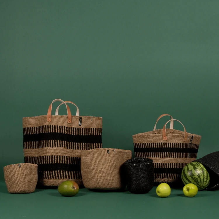 mifuko-wool-and-paper-market-basket-Pamba black rib weave M L group.webp