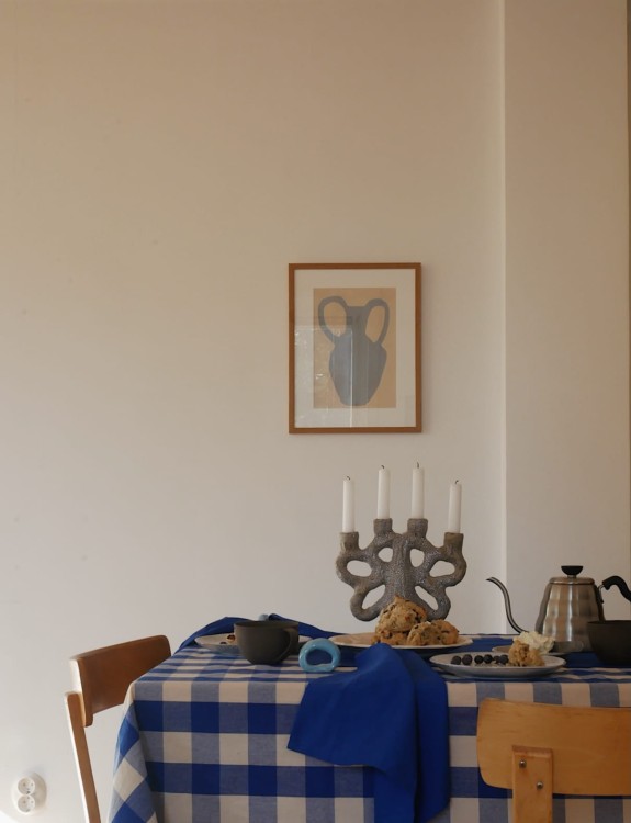 obrus-bell-midnatt-niebieska-krata-lifestyle.jpg