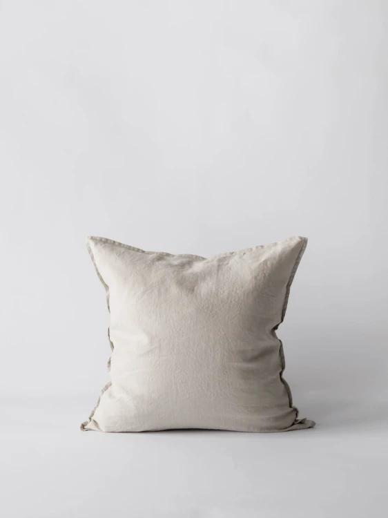 lniana-poszewka-na-poduszke-tell-me-more-50x50-warm-grey.jpg