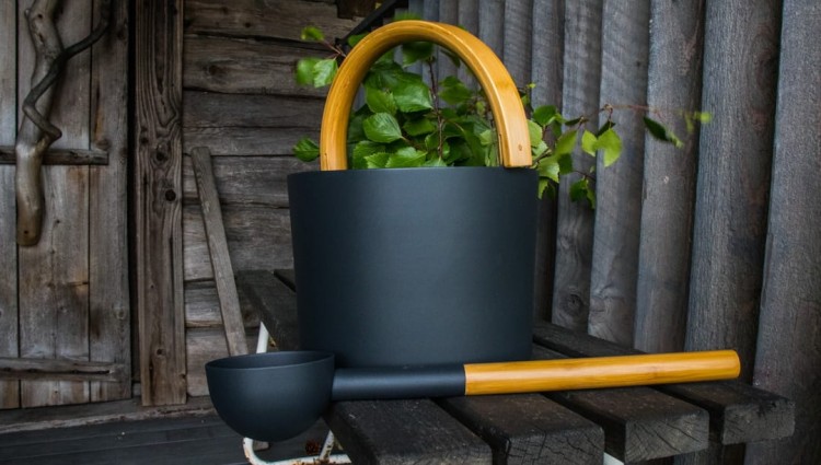 wiaderko-chochla-sauna-kolo-zestaw-lifestyle.jpg